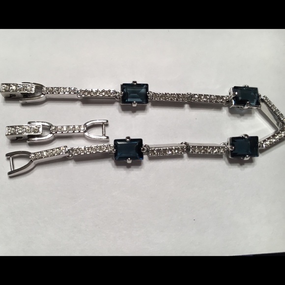 Swarovski Crystal Lock Bracelet - Picture 1 of 5